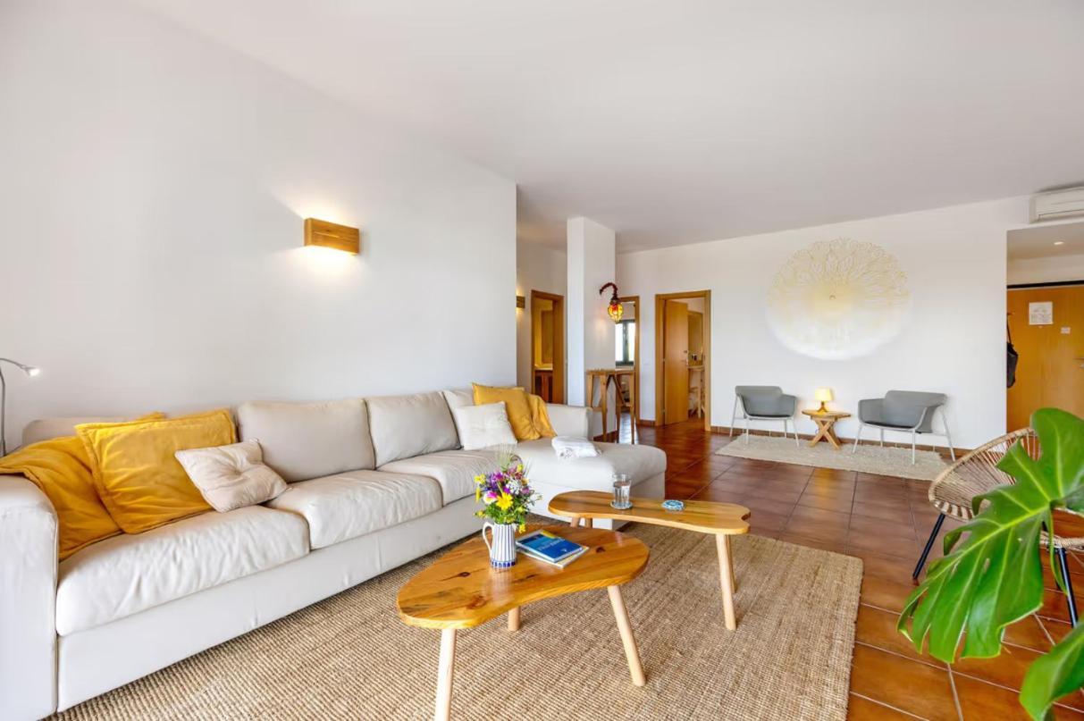 Apartment Spacious With Sea View