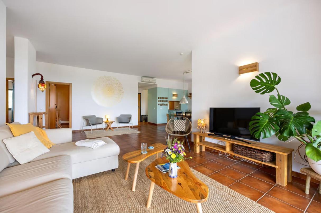 Apartment Spacious With Sea View *
