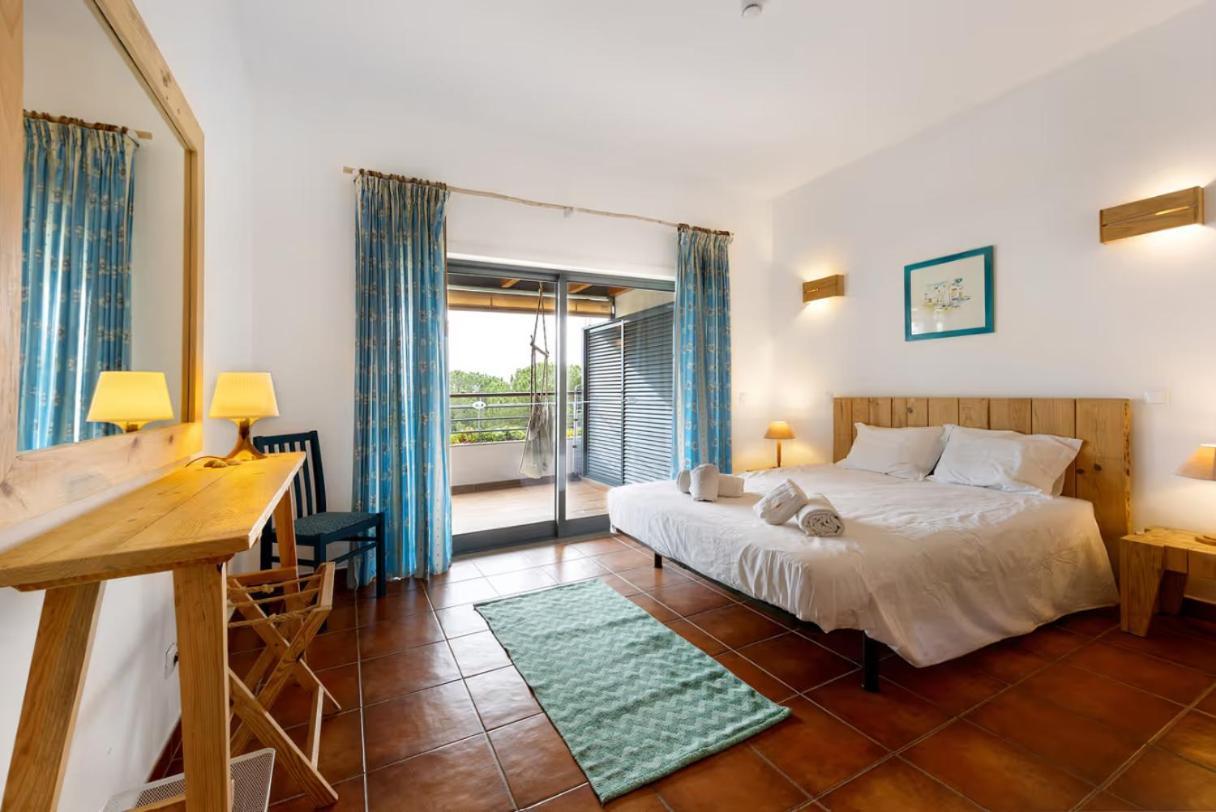 Spacious With Sea View Apartment *